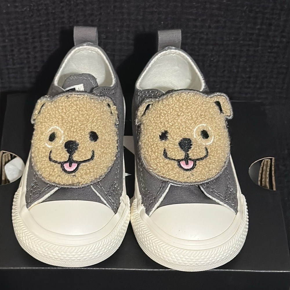 New Converse Chuck Taylor All Star Toddler Size 5 Sneakers Sherpa Bear Shoes - Picture 2 of 8